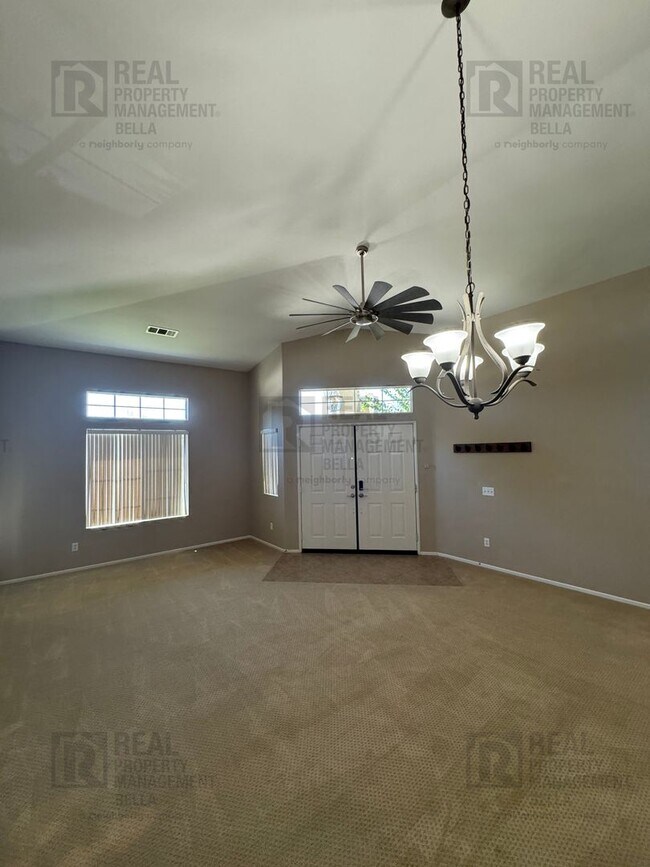 Building Photo - 756 Conlon Dr