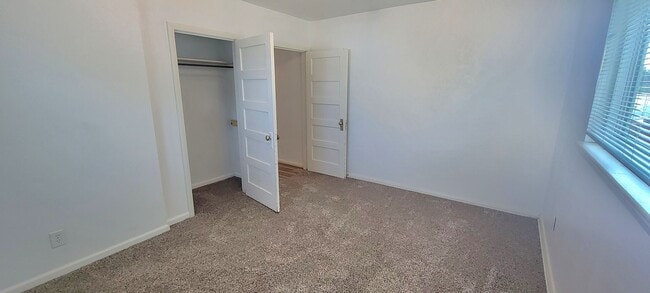Building Photo - UPDATED HOME IN NORTH CLOVIS
