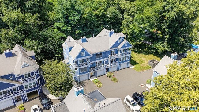 Building Photo - 22 Seabreeze Ave