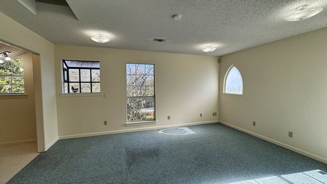 Building Photo - 918 Cypress St