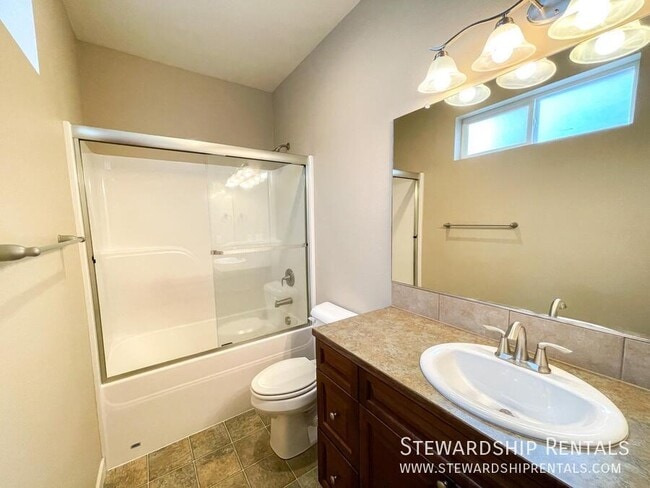 Building Photo - 1752 Mill St