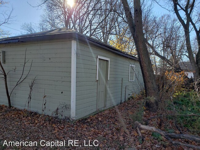 Building Photo - 5 br, 1.5 bath House - 202 Harmon St