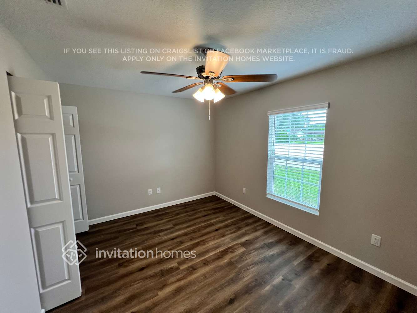 Building Photo - 1702 SW Airoso Blvd