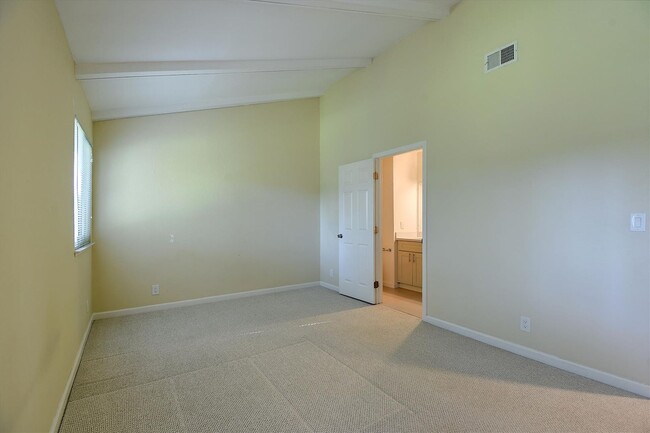 Building Photo - Remodeled townhouse with AC, Top Cupertino...