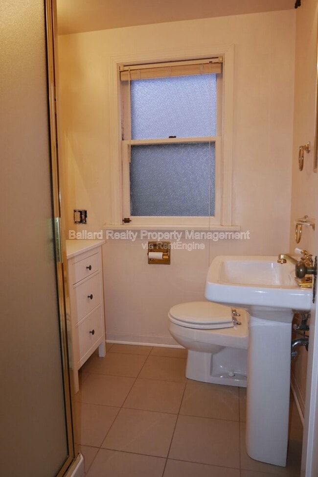 Building Photo - 1403 2nd Ave N