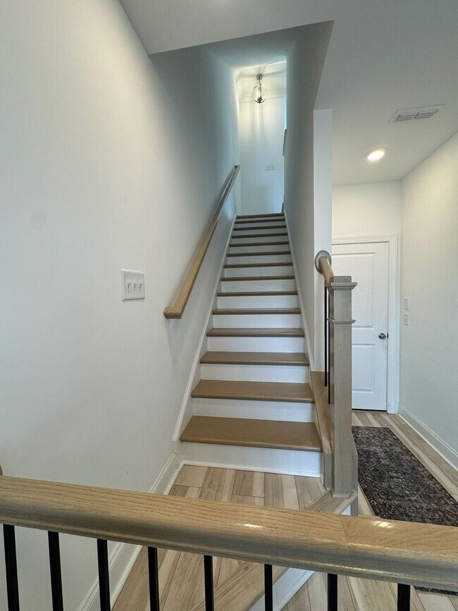 Building Photo - Charming 3BR Townhome in Buford