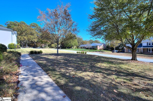 Building Photo - 104 Middle Brook Rd