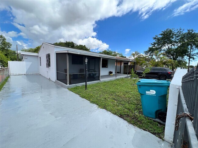 Building Photo - 1211 Rutland St