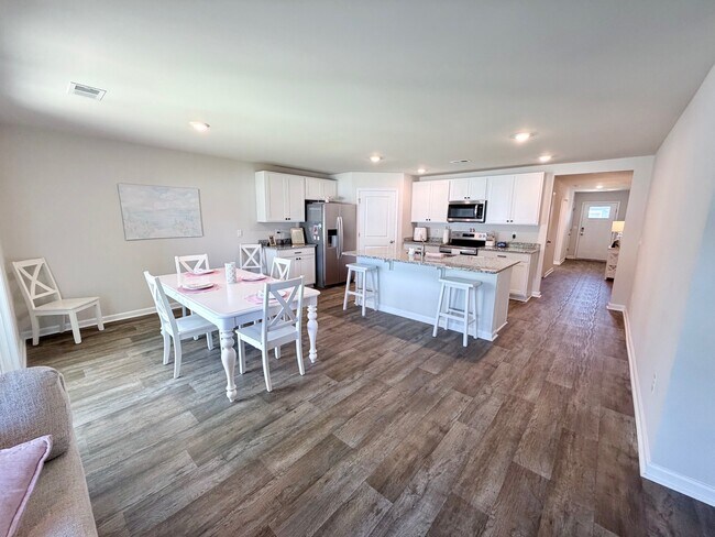 Building Photo - 532 Scarlet Sage Dr