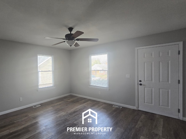 Building Photo - Charming 3BR Home in St. Louis | Hardwood Floors, Bright Living Space & W/D Hookups