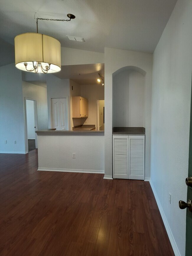 Building Photo - FREE RENT!!! Spacious condo in Gated Legacy Dunes