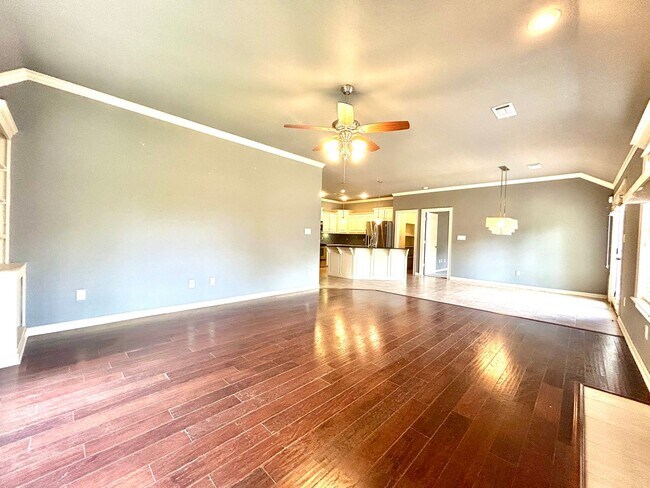 Building Photo - Stunning West Fayetteville Single Family Home
