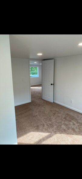 Main Bedroom - 31 Merritt Ave 2nd Floor