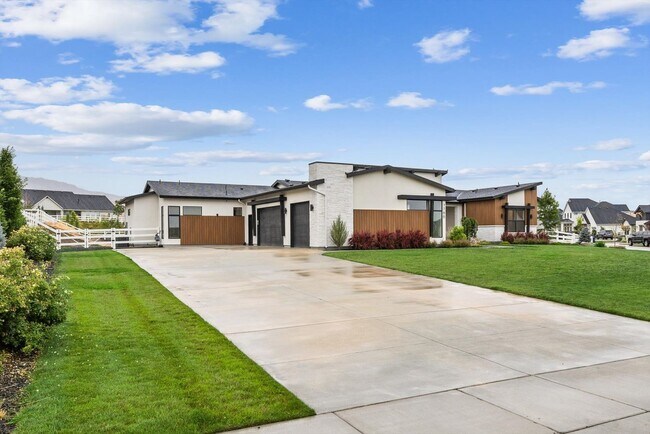 Building Photo - Luxury Rental | Dry Creek Ranch Estates