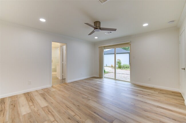 Building Photo - 10322 Lynbrook Hollow St