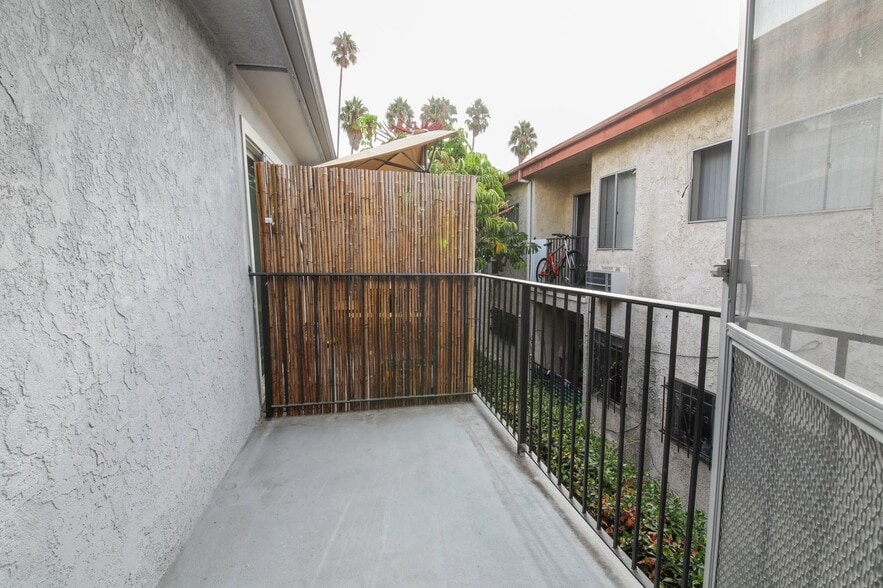 Building Photo - 1801 N Harvard Blvd