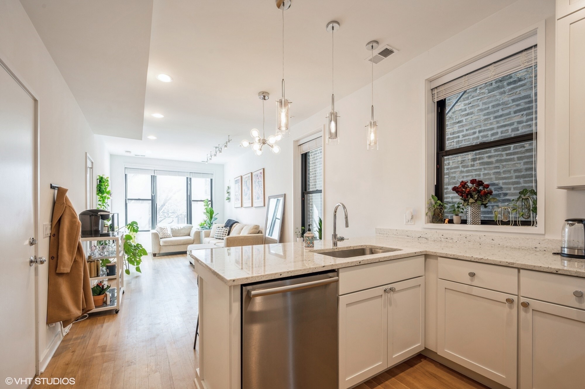 Building Photo - 1022 N Ashland Ave