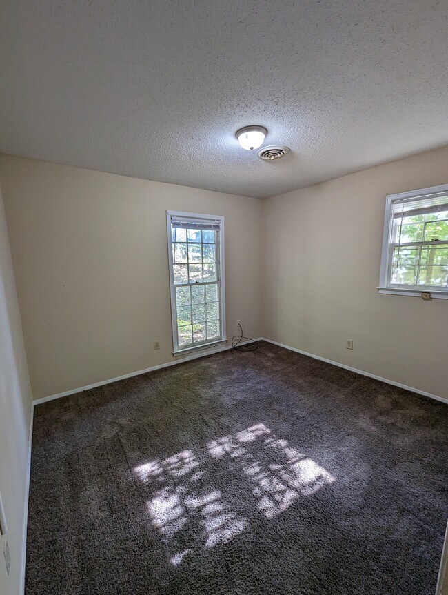 Building Photo - 3248 Harrison Rd