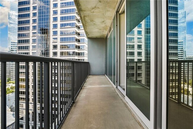 Building Photo - 1080 Peachtree St NE