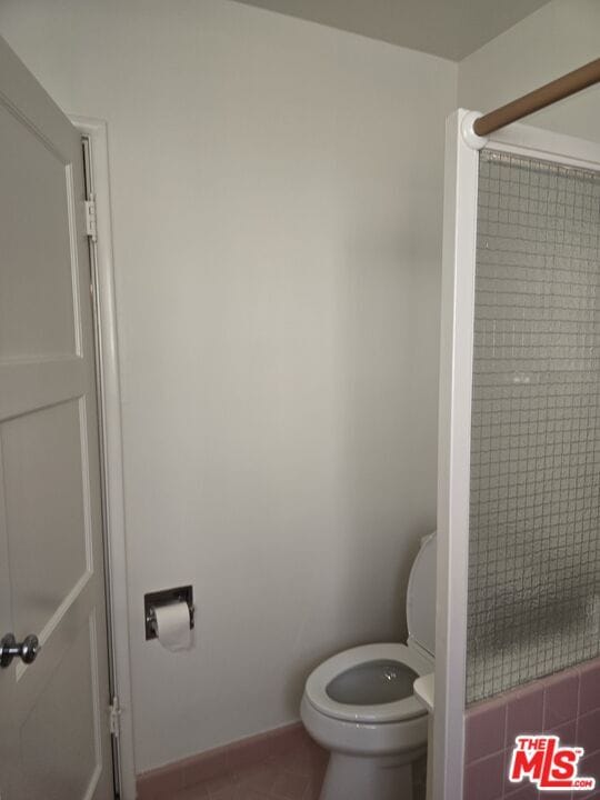 Building Photo - 6243 S Fairfax Ave