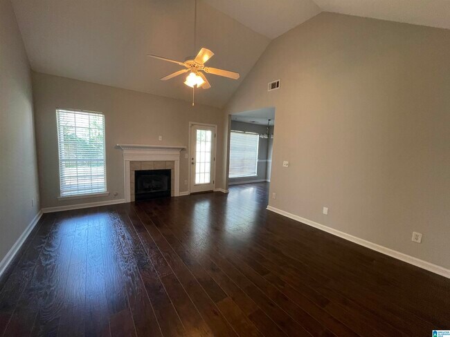 Building Photo - 4007 Cambridge Dr