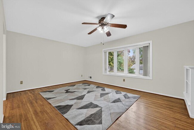 Building Photo - 13719 McGill Dr