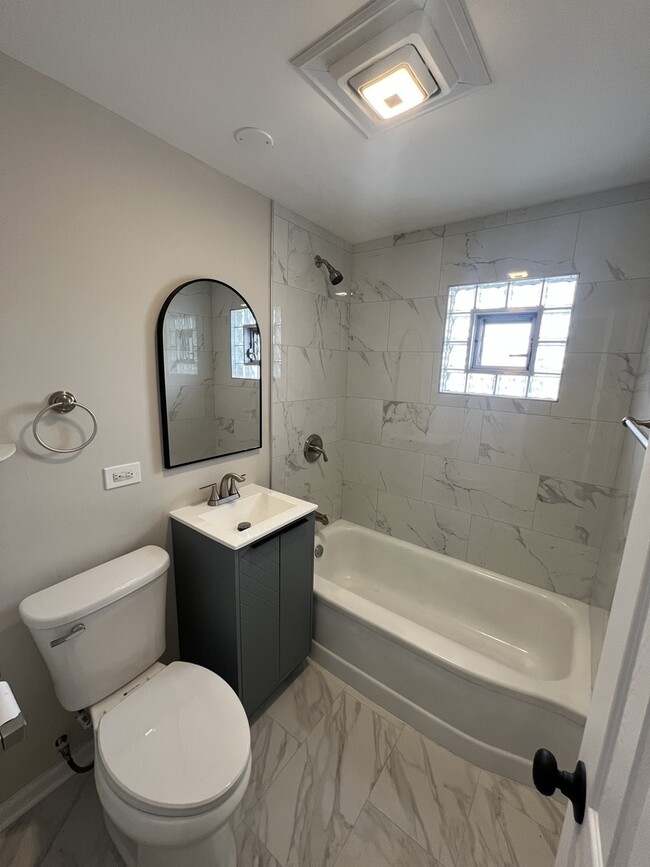 Building Photo - 4813 W 102nd St