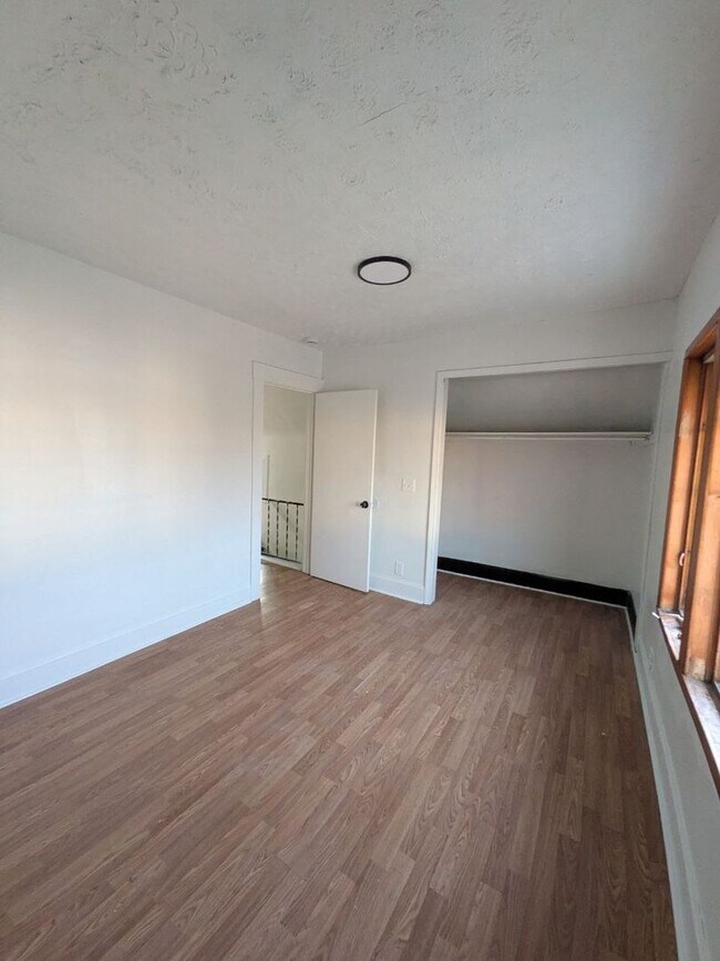 Building Photo - 3 bedroom minutes from Gordon Square and Ohio City