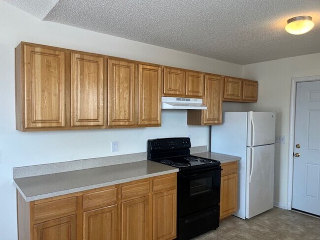 Building Photo - Spacious 3-Bedroom Home with Loft & Large Backyard!