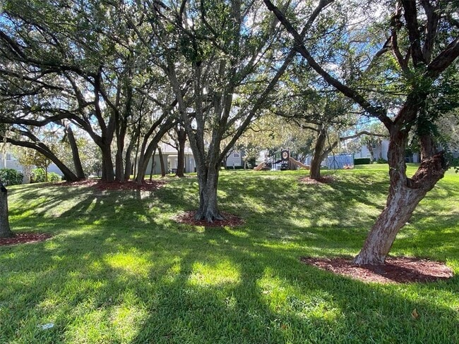 Building Photo - 2612 Grassy Point Dr