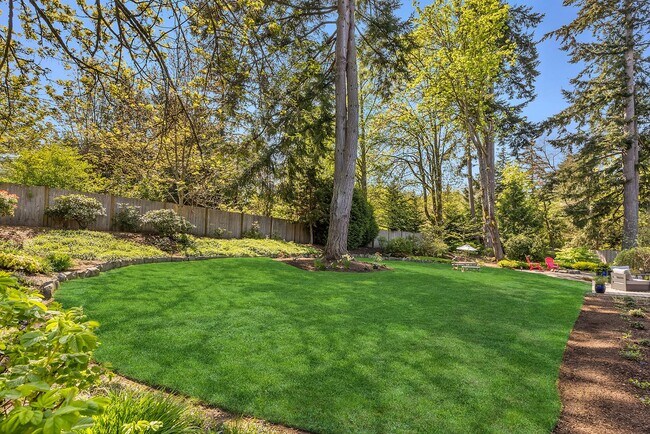 Building Photo - Bainbridge Island Home