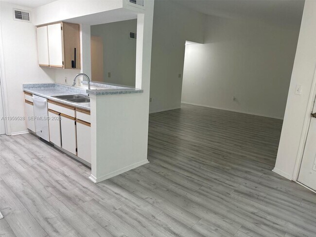 Building Photo - 2420 NW 33rd St