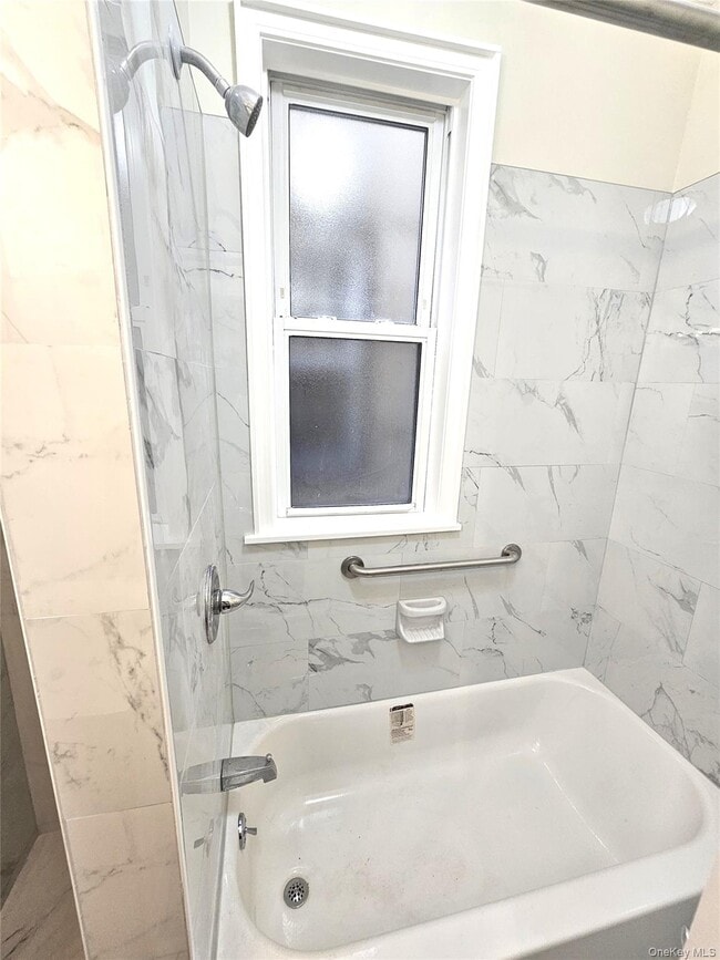 Building Photo - 137 S 12th Ave