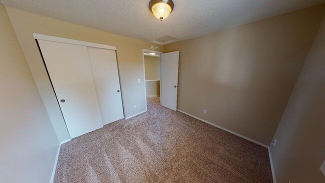 Building Photo - Prime Tigard Location, Summer Lake Neighborhood / Morning Hill, Close To Progress Ridge, Pet Frie...