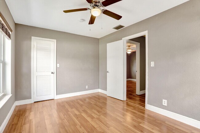 Building Photo - 9062 NW 20th Manor