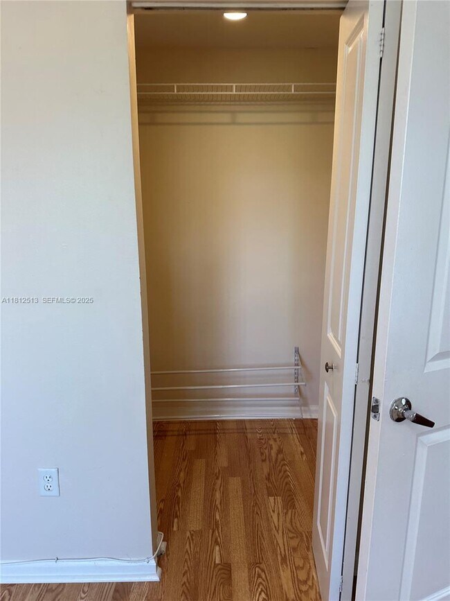 Building Photo - 5840 W Sample Rd