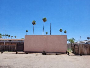 Building Photo - Triplex - Ave A