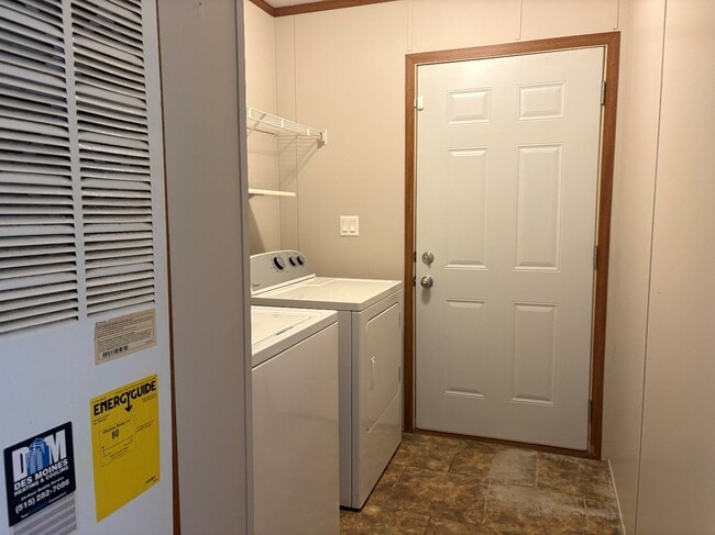 Building Photo - 2131 Windover Dr