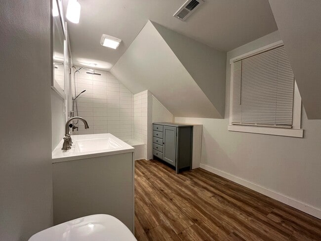 Building Photo - 139 North Ave