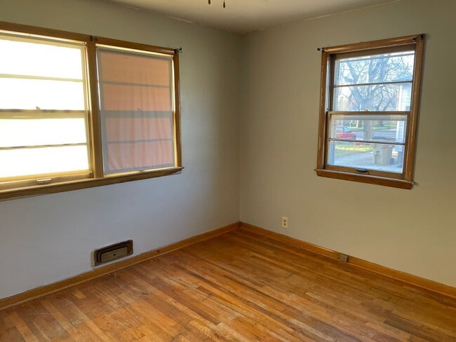 Building Photo - 2 Bedroom 2 Bath house