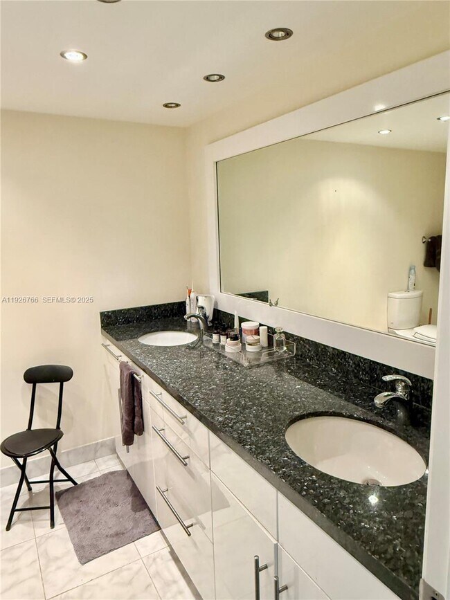 Building Photo - 1890 S Ocean Dr