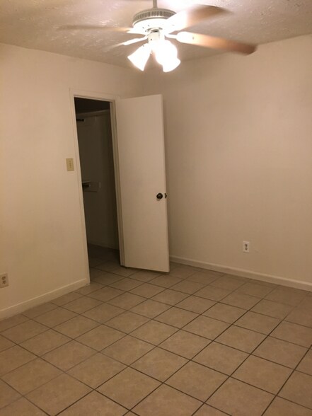 Building Photo - 12704 Hollandale Dr