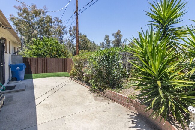 Building Photo - 22436 Avenue San Luis