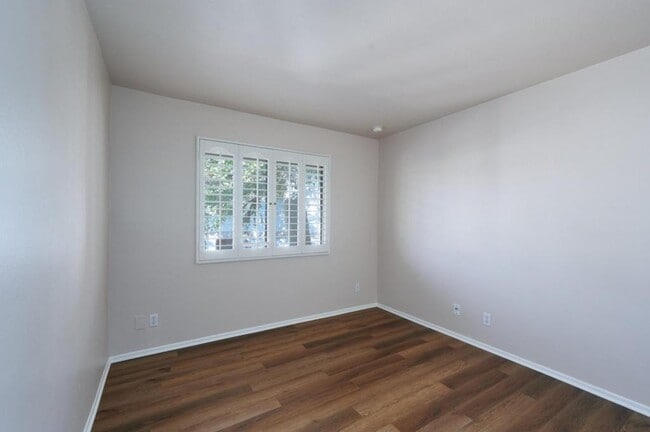 Building Photo - 667 Arroyo Oaks Dr