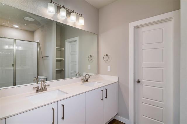 Building Photo - 725 Fallow Dr