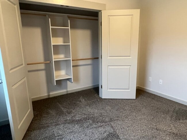 Building Photo - Get a Month Free!!