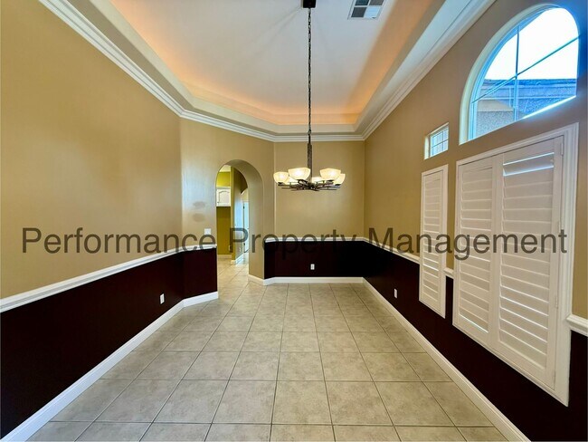 Building Photo - 12520 Crown Crest Dr