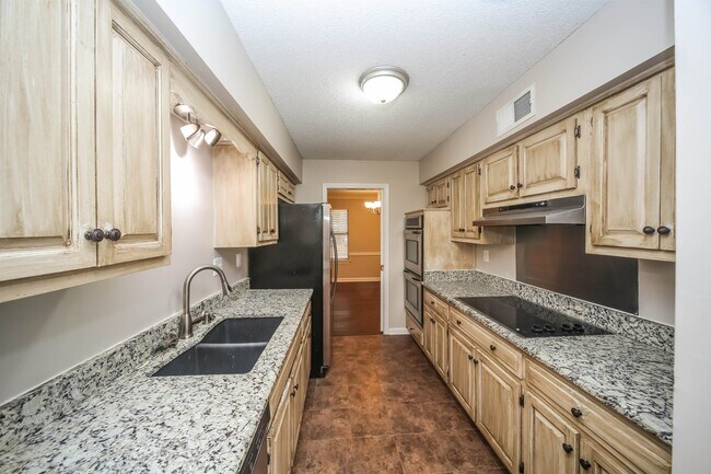 Building Photo - 7915 Gayle Ln