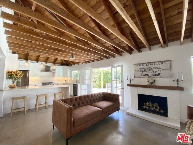 Building Photo - 1343 Rancho Ln