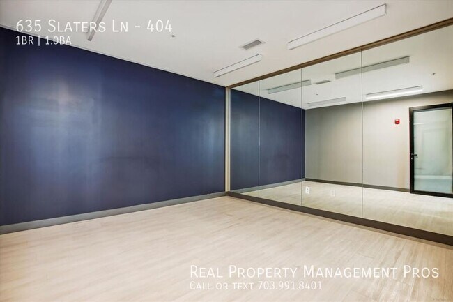 Building Photo - 635 Slaters Ln
